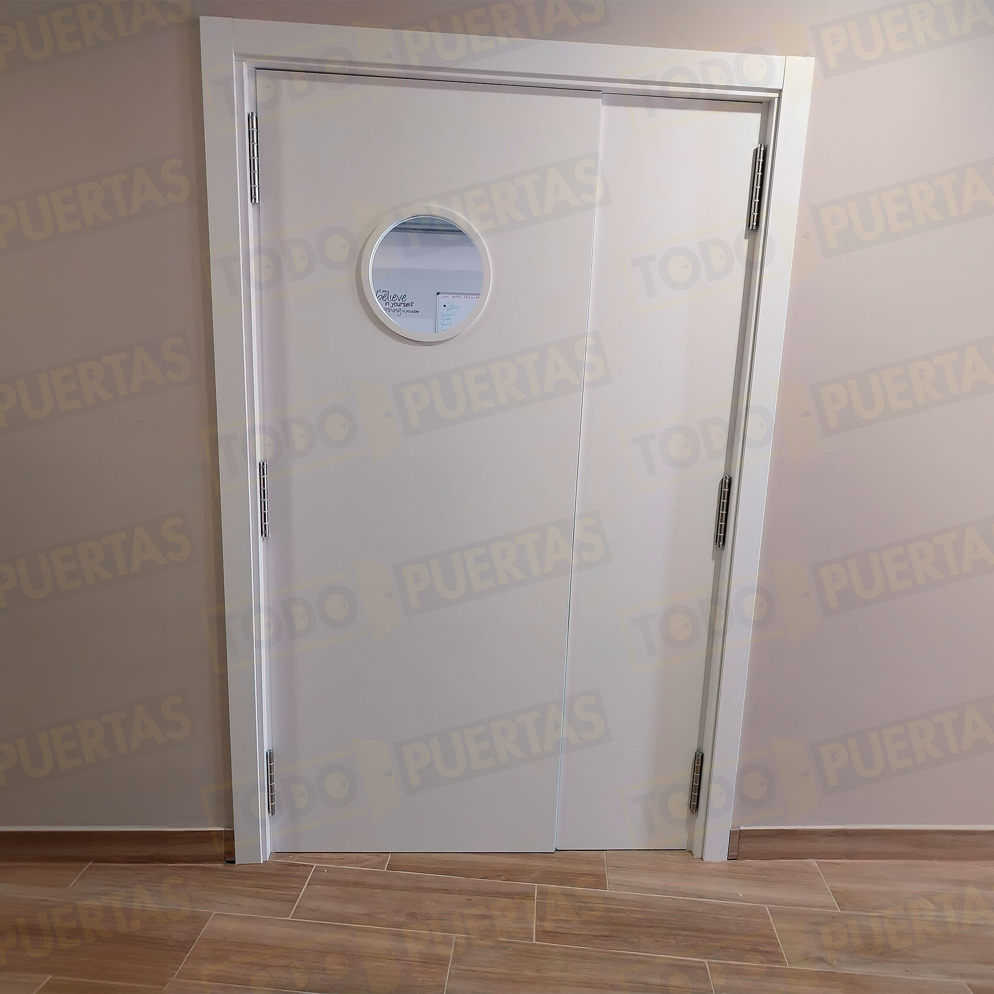 Foto Puertas grises cliente 10