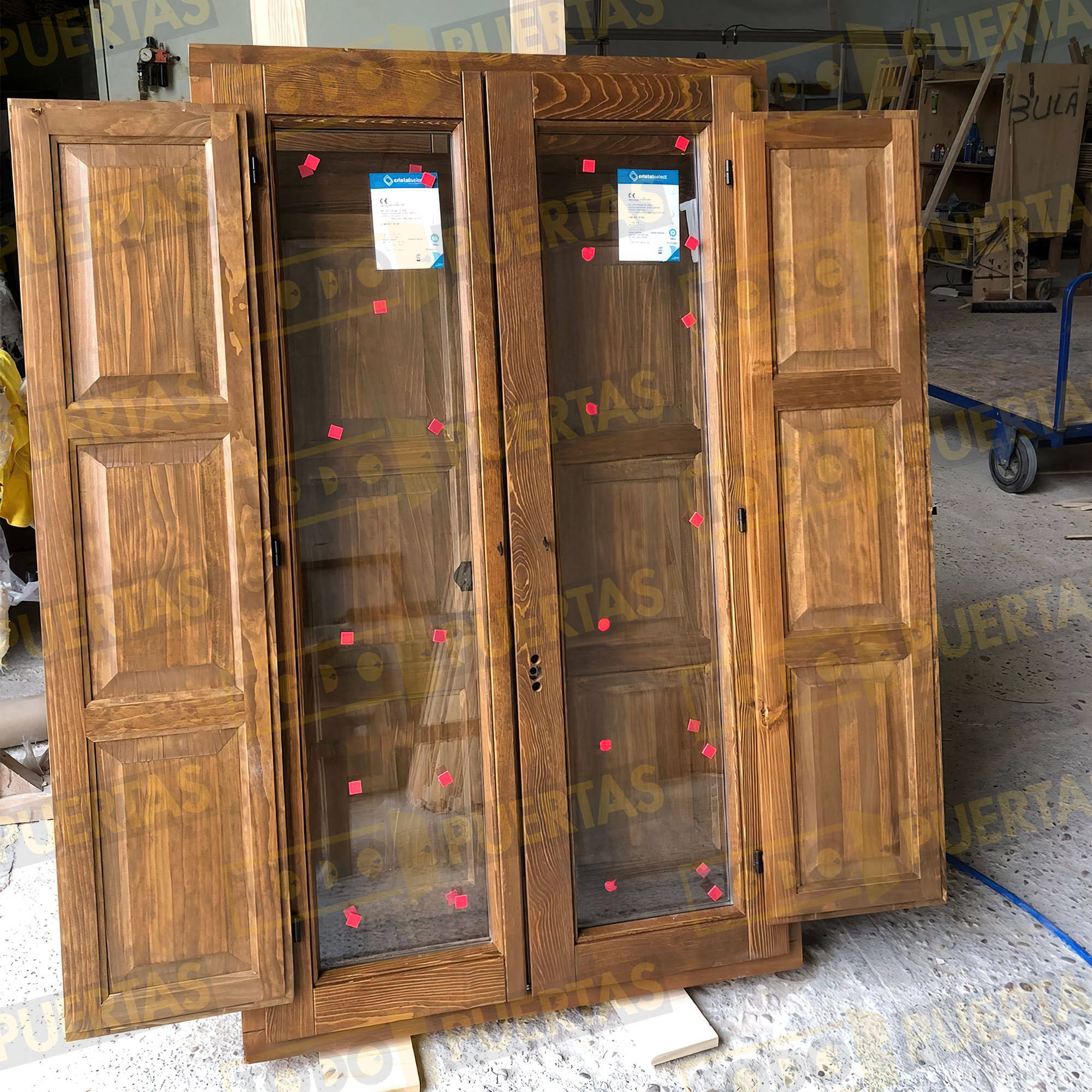 Foto Puertas grises cliente 1