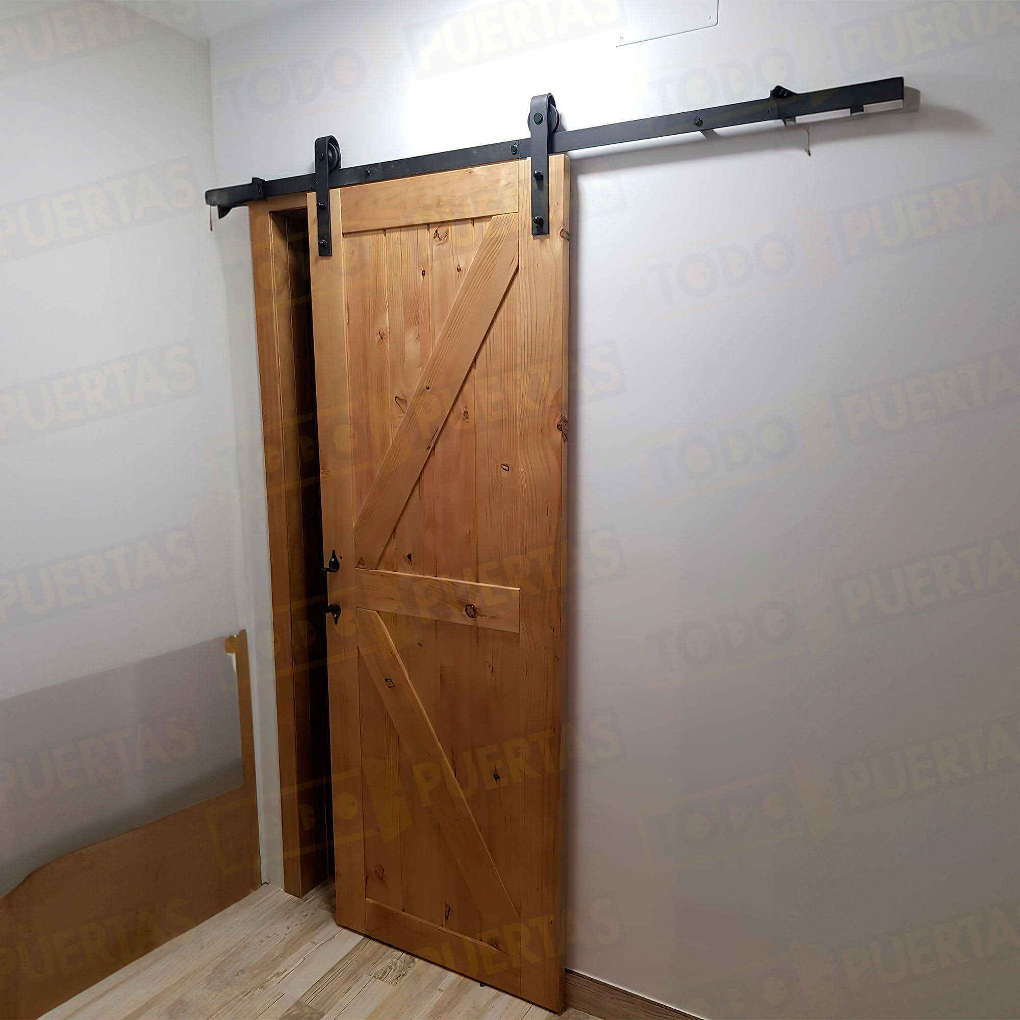 Puerta Corredera de Granero Pino Macizo Mod. GR001 Tenida